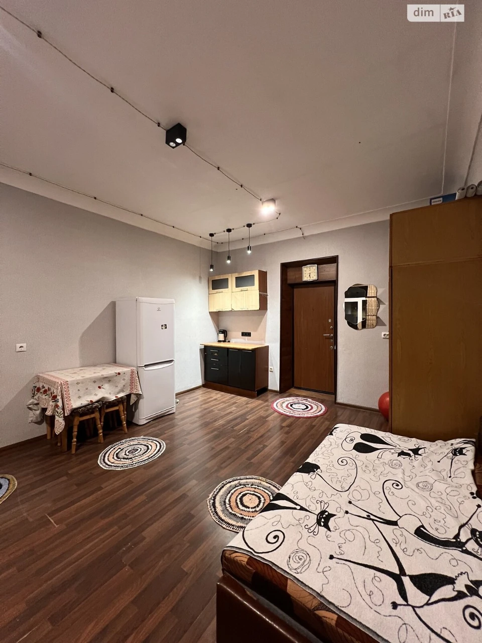 Sale Room in Oleksandrivska Slobidka