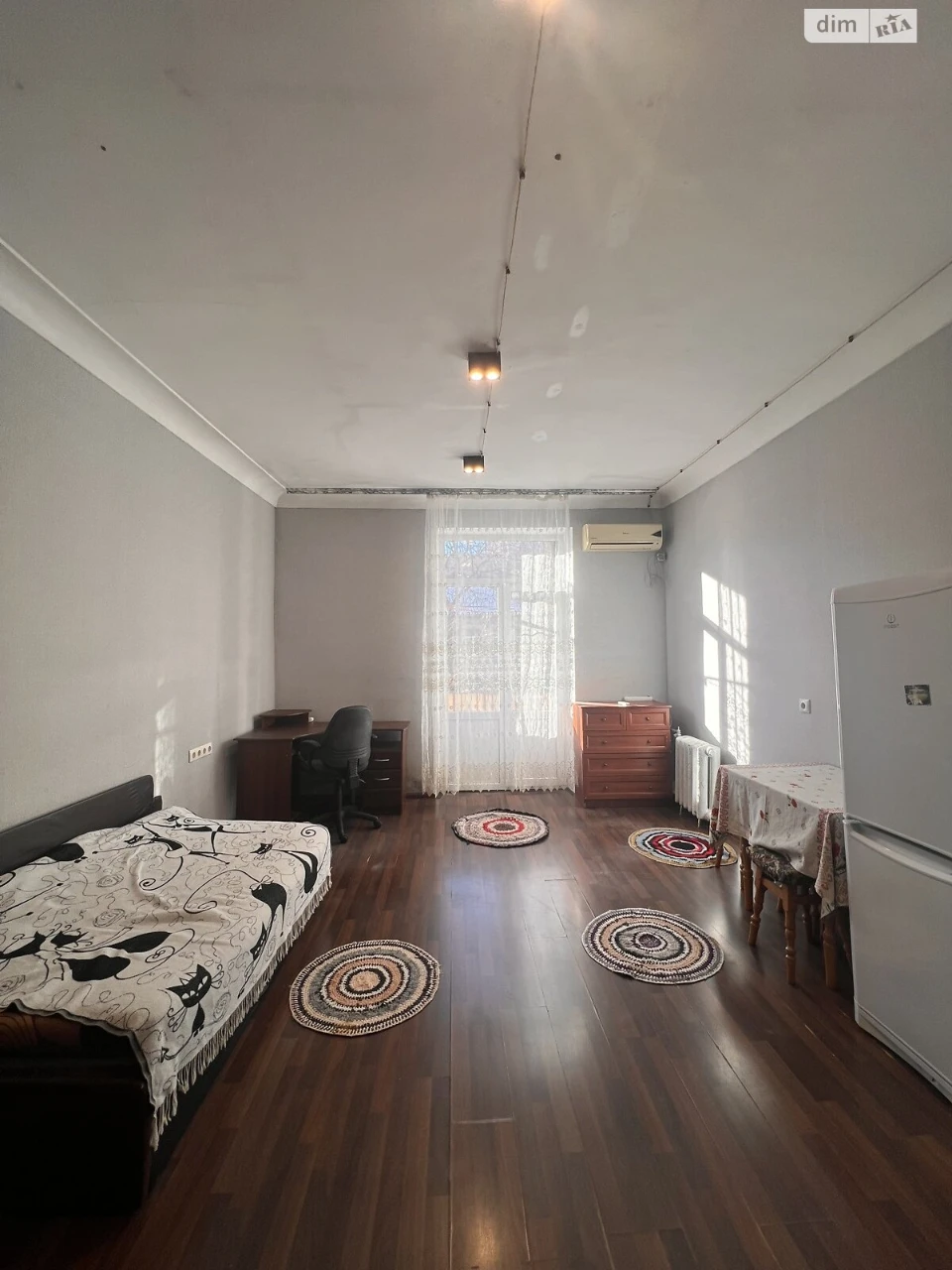 Sale Room in Oleksandrivska Slobidka