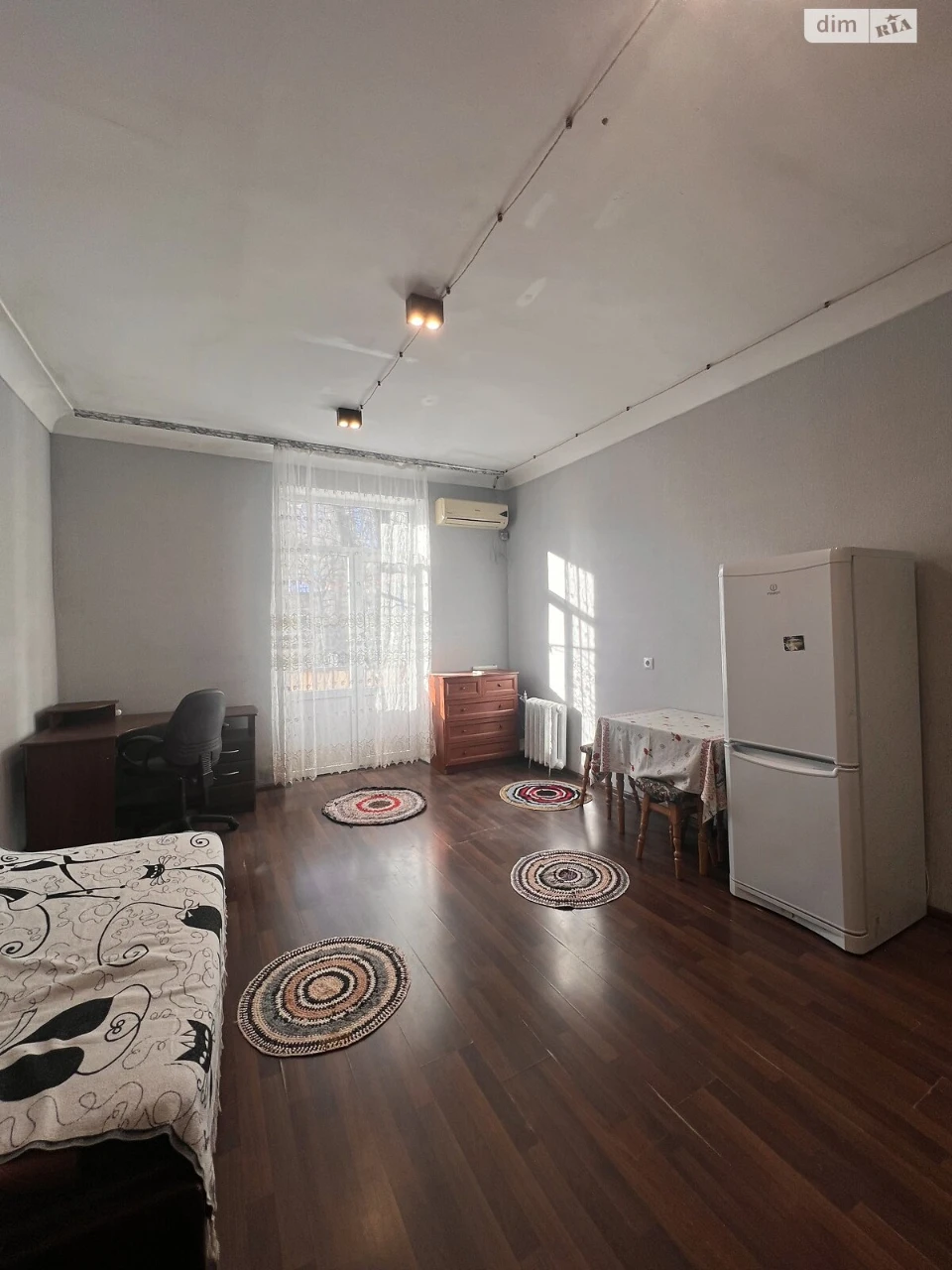 Sale Room in Oleksandrivska Slobidka
