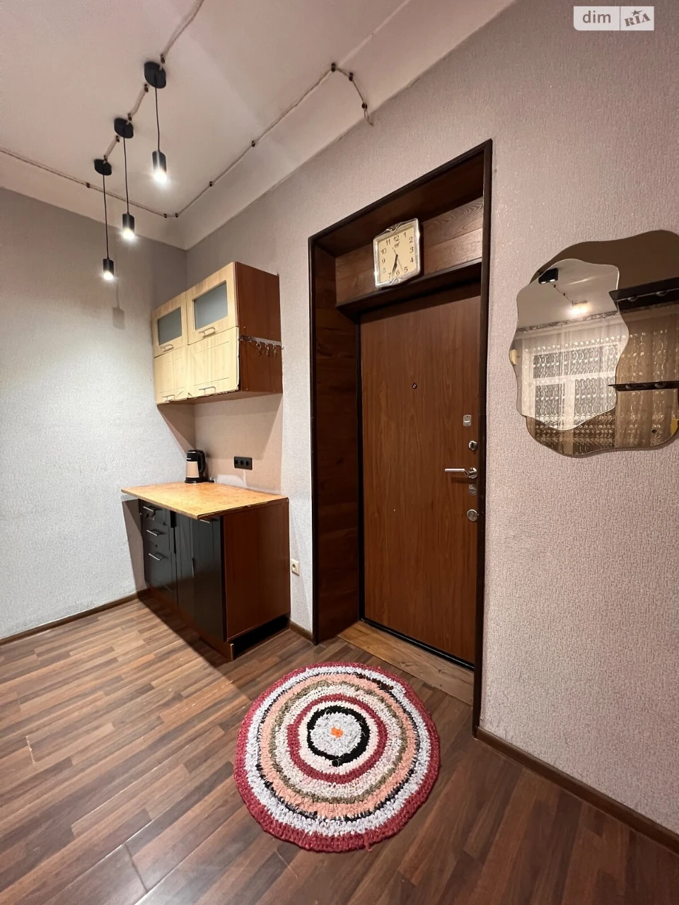 Sale Room in Oleksandrivska Slobidka