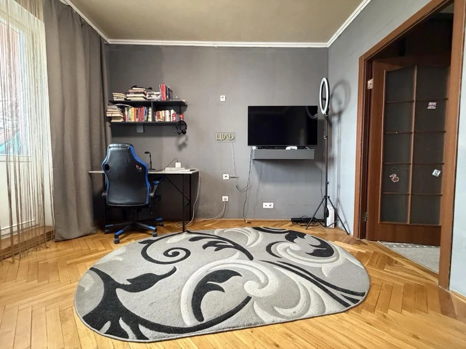 Продається 3 кім квартира вул .ЧКалини рн Санта Барбара .