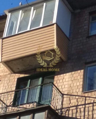 Продаж великої кімнати з балконом в гуртожитку блочного типу