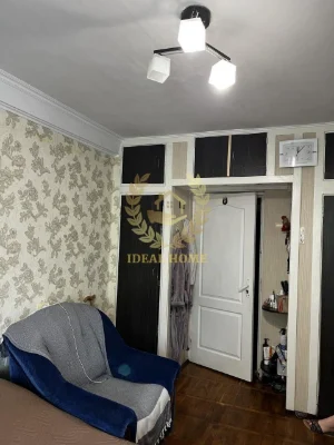 Продаж великої кімнати з балконом в гуртожитку блочного типу