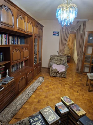 Продається 3-кімнатна квартира в ЖК Червоний камінь