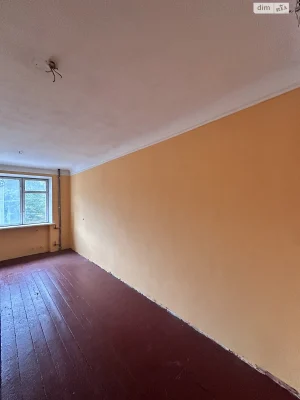 Sale of Room on Mazepa Street