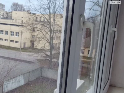 Продаж Кімната Титова