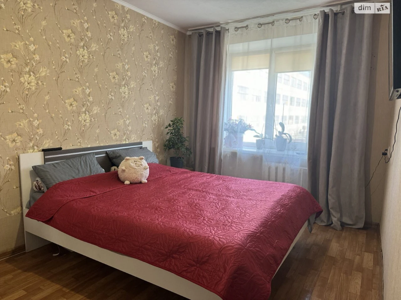 Industrial Room for Sale
