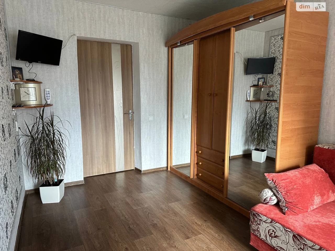 Industrial Room for Sale