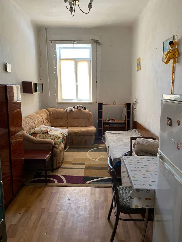For sale: Room in a dormitory, South Market district