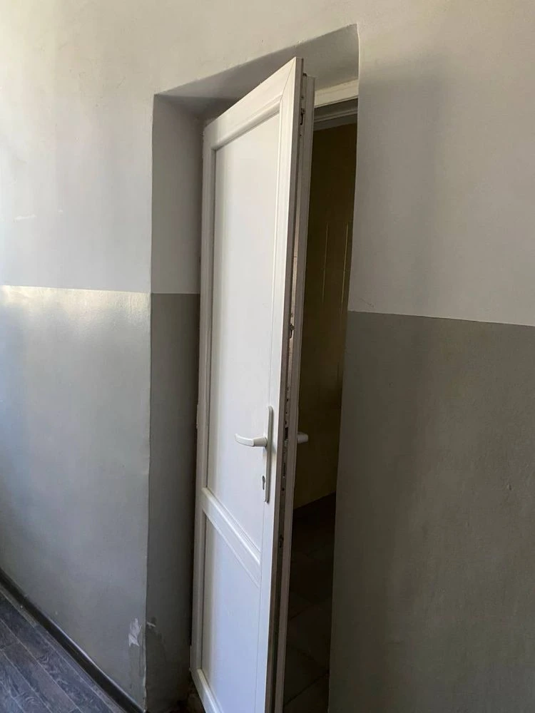 For sale: Room in a dormitory, South Market district