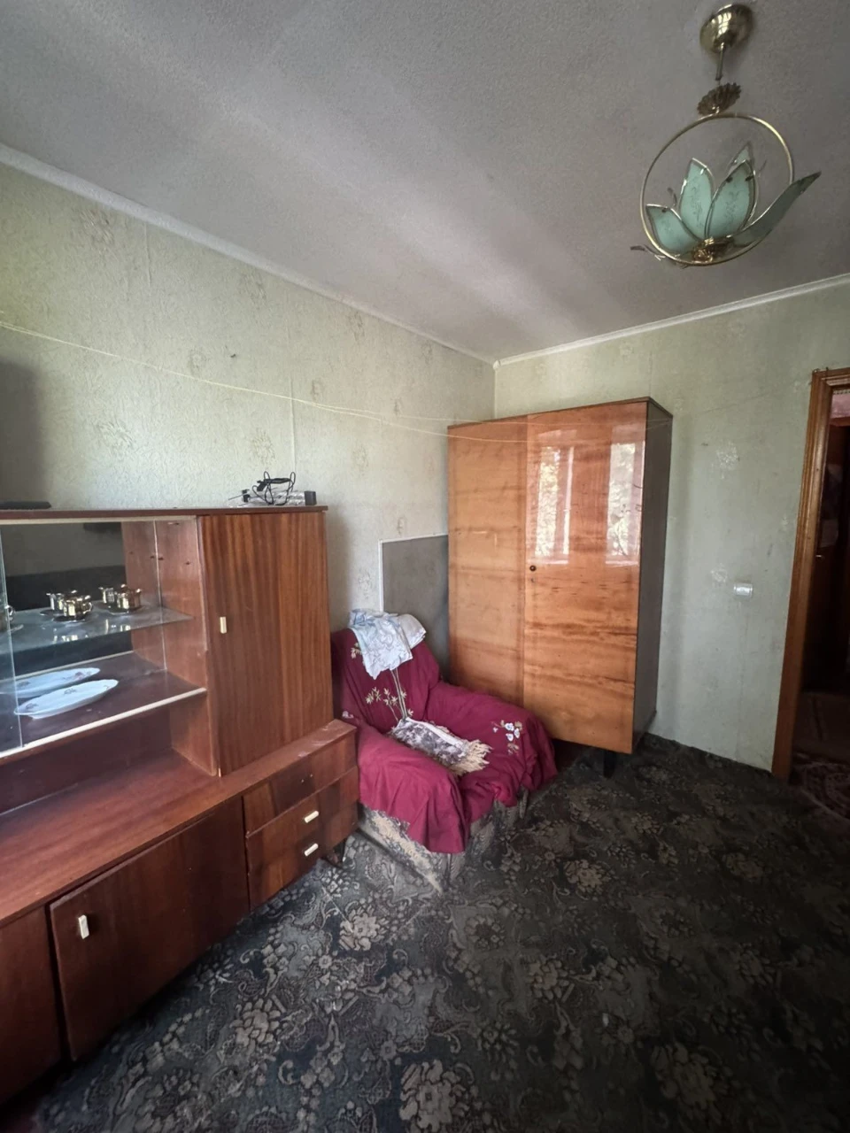 Продаётся комната  в общежитии ул. Пархоменко.