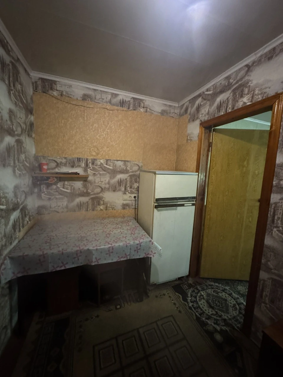 Продаётся комната  в общежитии ул. Пархоменко.