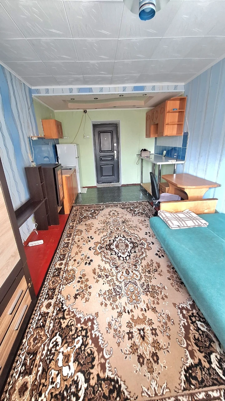 Продаю кімнату, вул. Лахтинська (18 кв.) ціна 4 300 у.е.