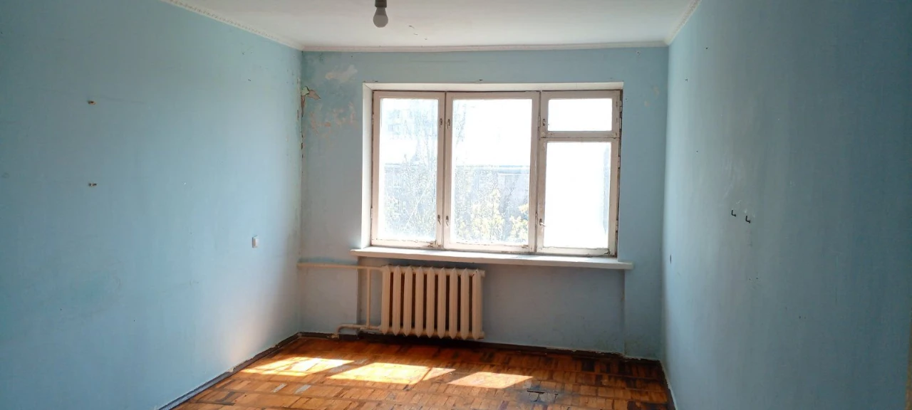 Room in a two-bedroom apartment.