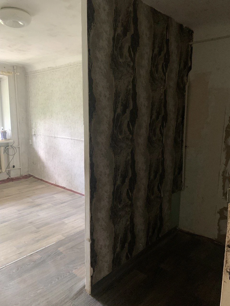 Room for sale in a dormitory, right bank, Dnipro district
