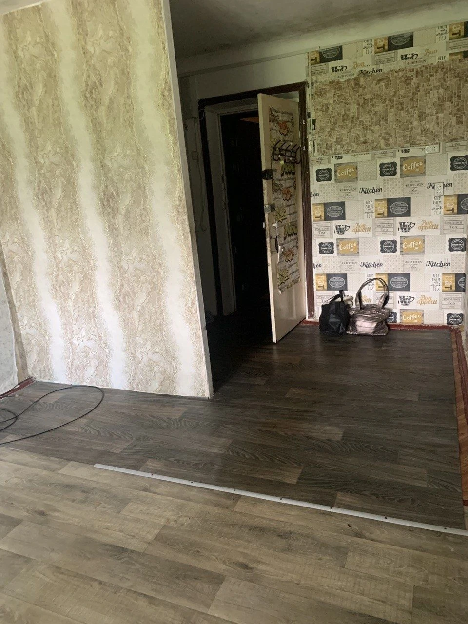 Room for sale in a dormitory, right bank, Dnipro district