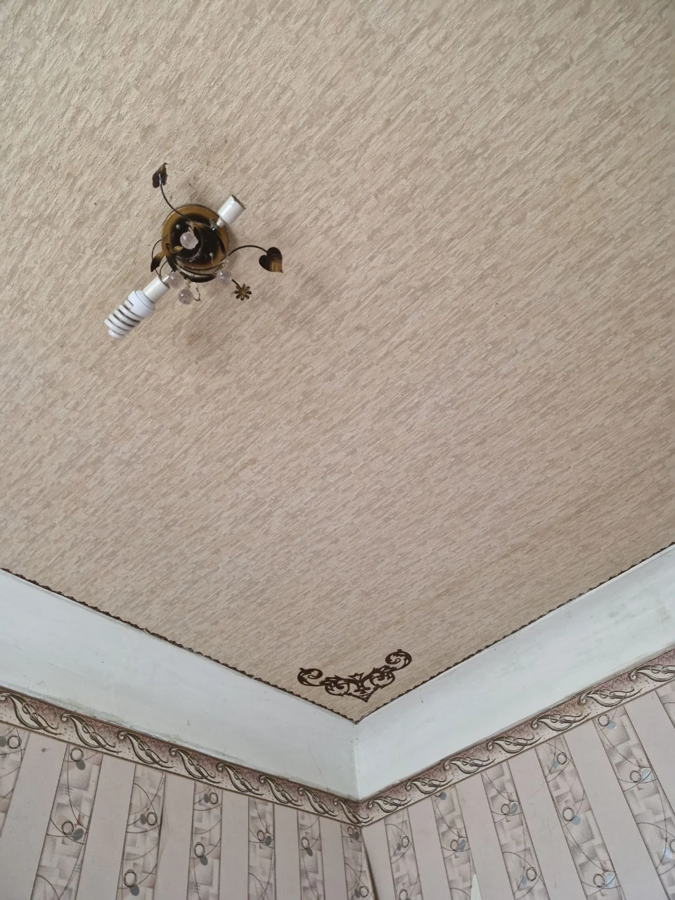 Selling 1 room in a 3-room apartment. Zaporizhzhia. Right side.