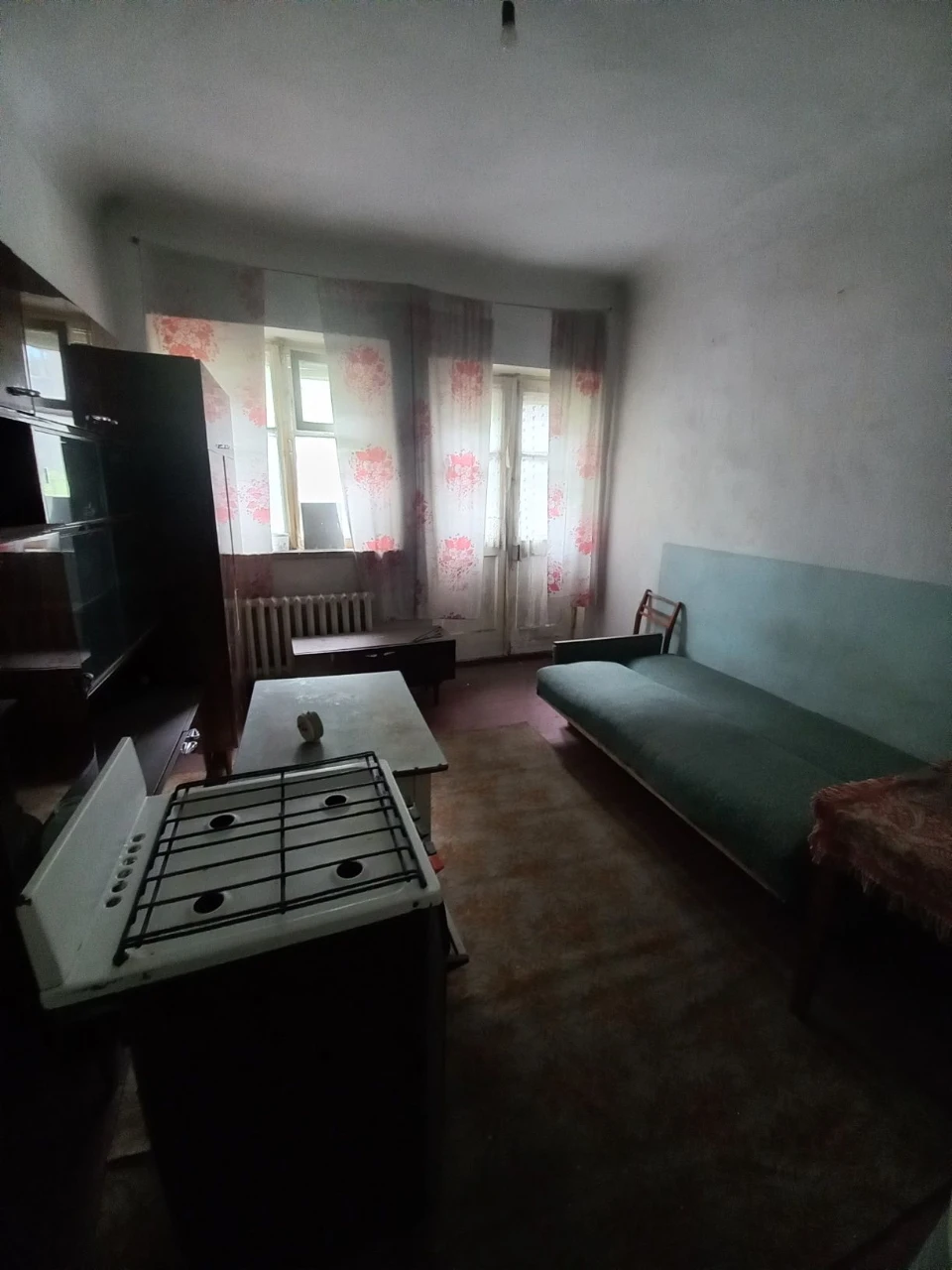 Sale of a two-room apartment in a Stalinist building