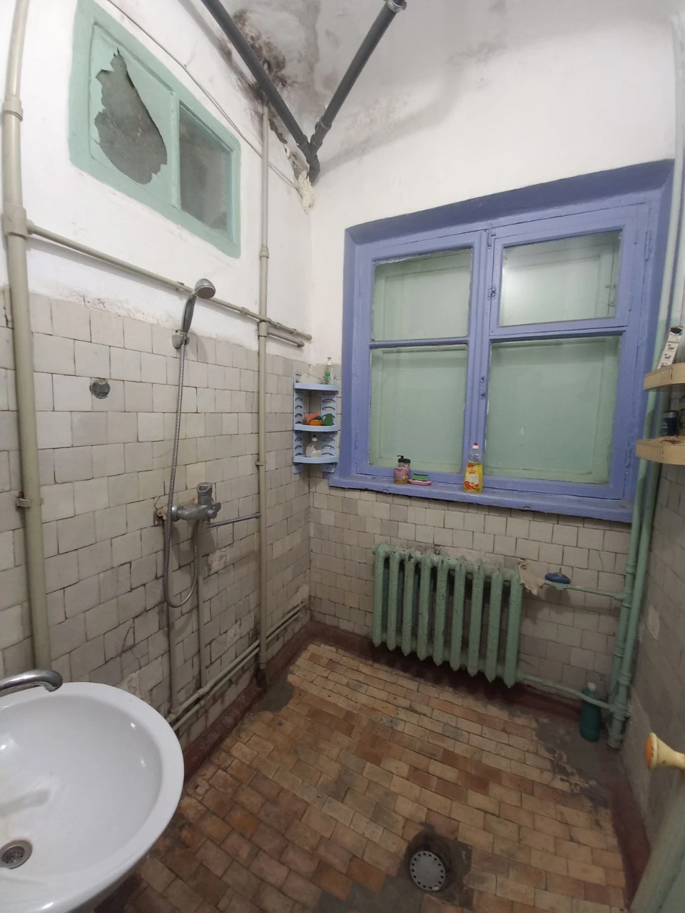 Sale of a two-room apartment in a Stalinist building