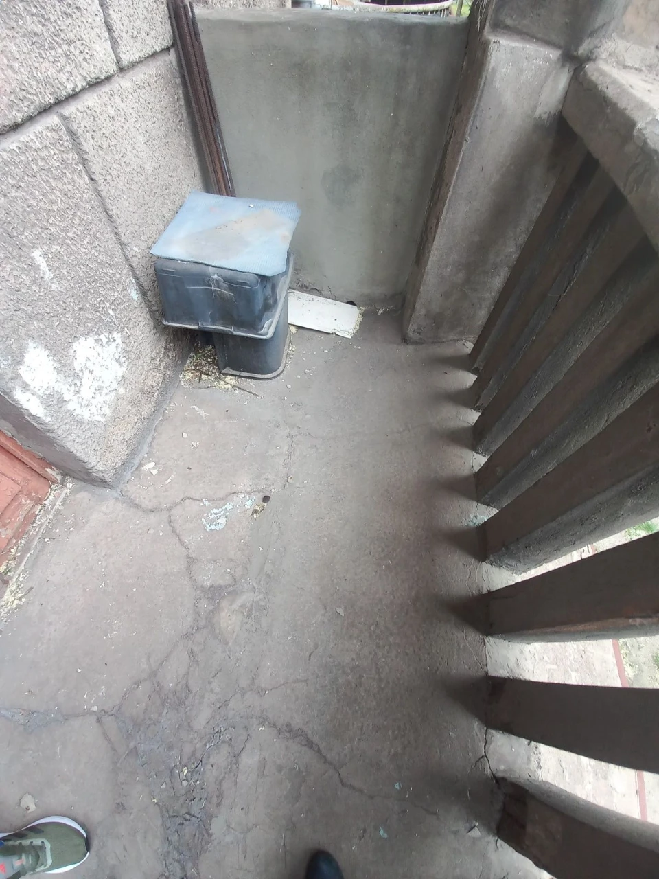 Sale of a two-room apartment in a Stalinist building