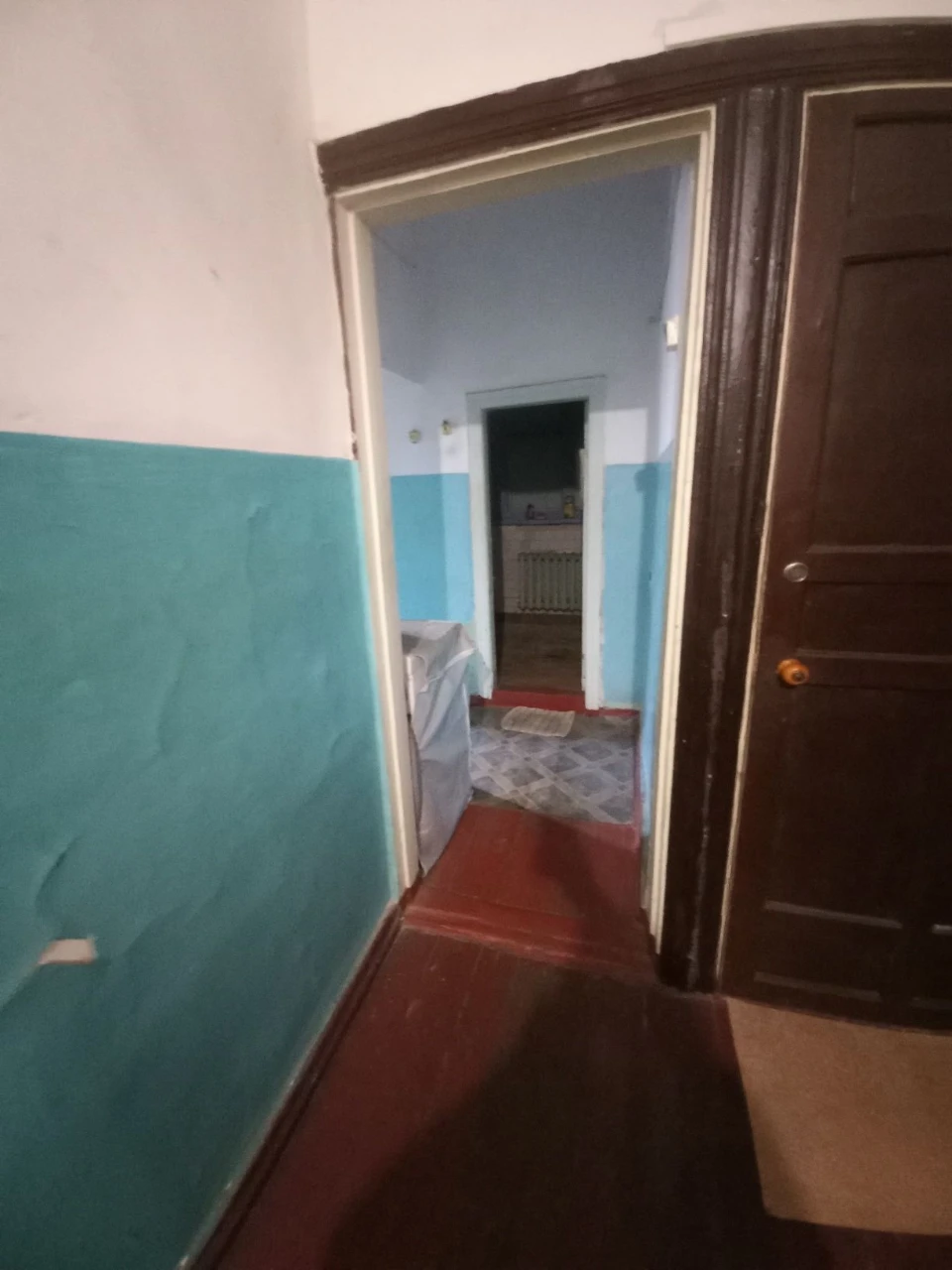 Sale of a two-room apartment in a Stalinist building