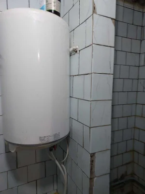 Продам отличные две комнаты в районе Аптеки  ,недорого