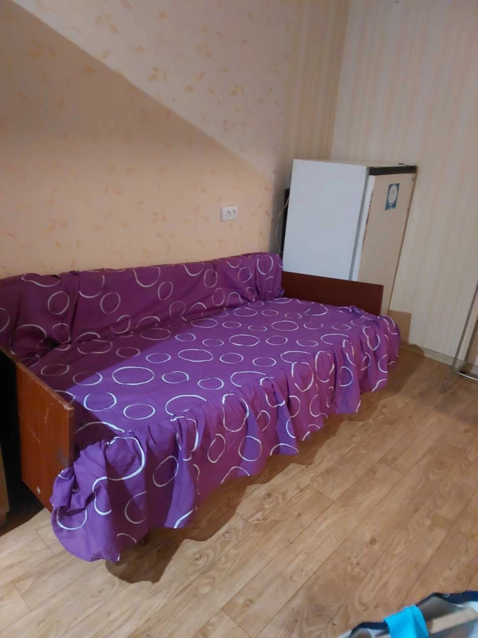 For sale room 17 sq.m in the area of the "Dispatcher" stop.