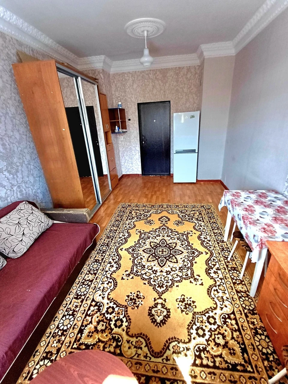 Room 17.9 m*2. Starolev 8. Available. Bargaining.