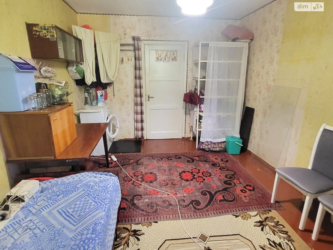 Sale of Room in Factory District