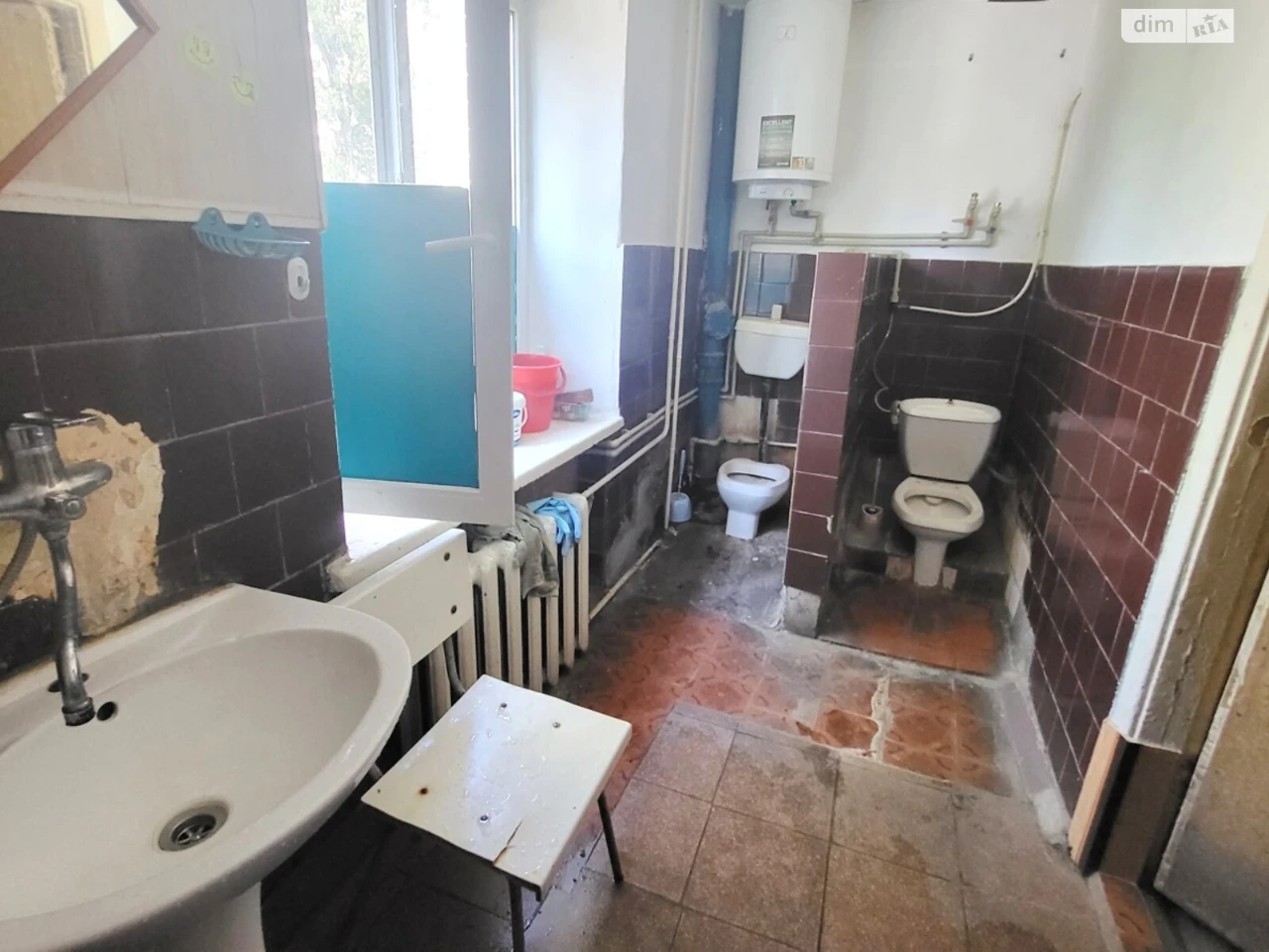 Sale of Room in Factory District