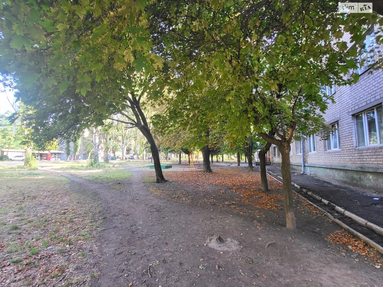 Sale of Room in Factory District