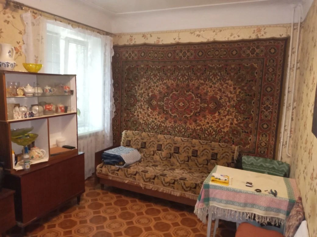 For Sale. Selling a room in a 3-room apartment
