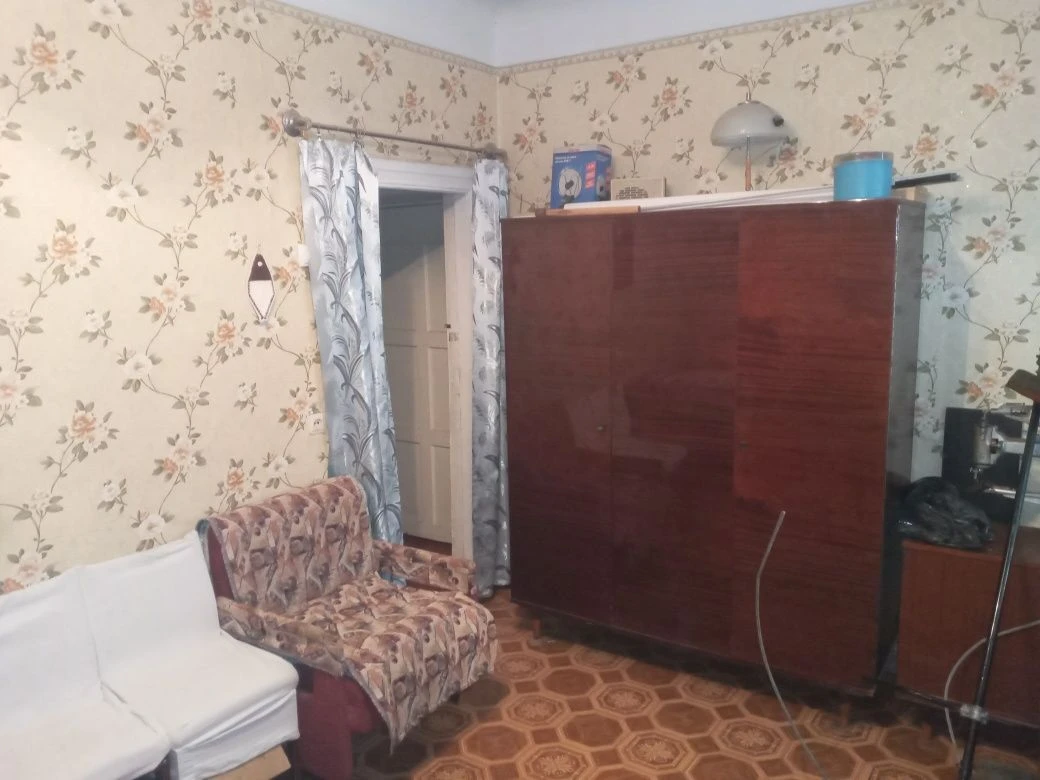 For Sale. Selling a room in a 3-room apartment