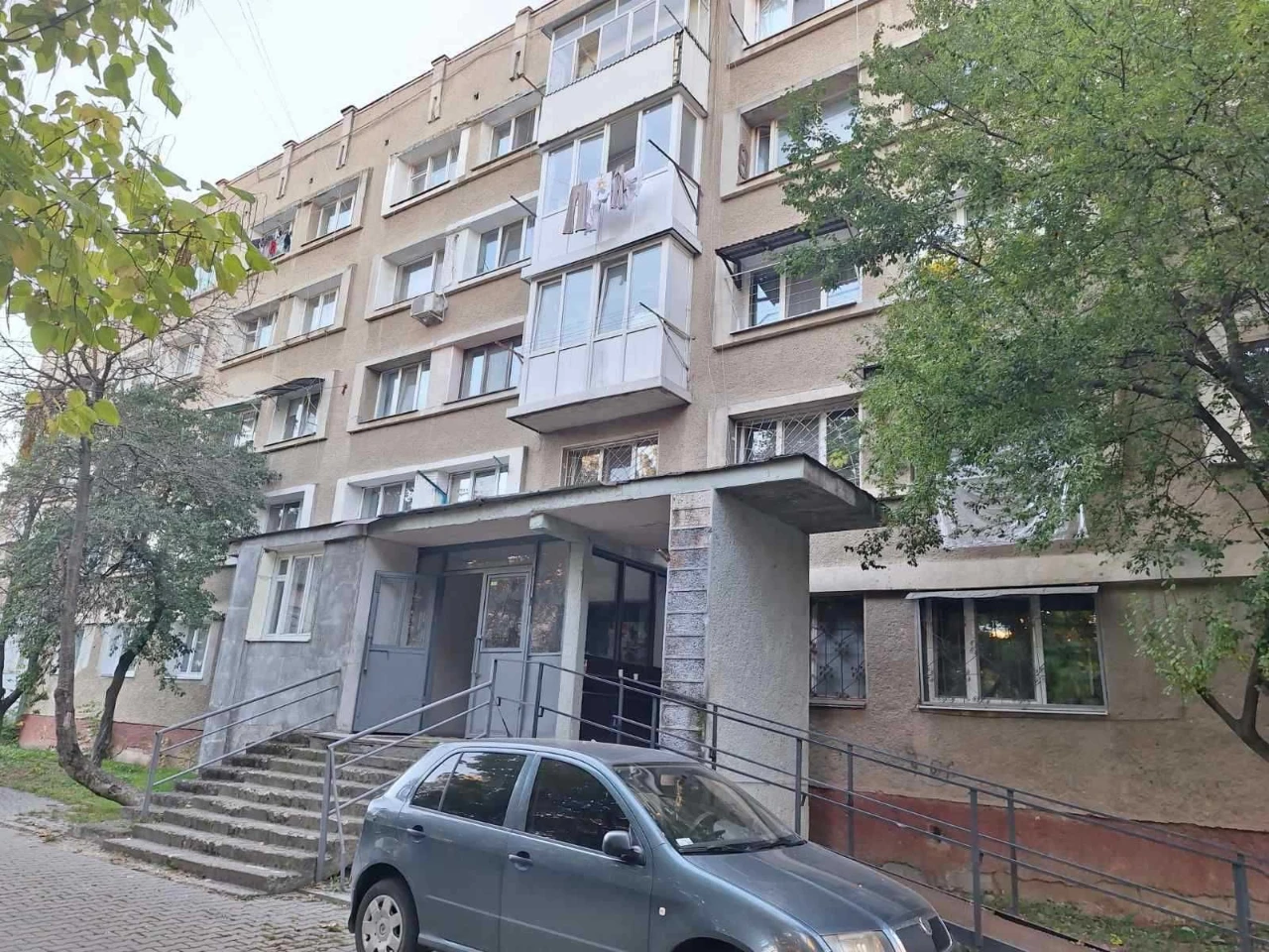 For sale 1 room in a dormitory on вул Сорохтея