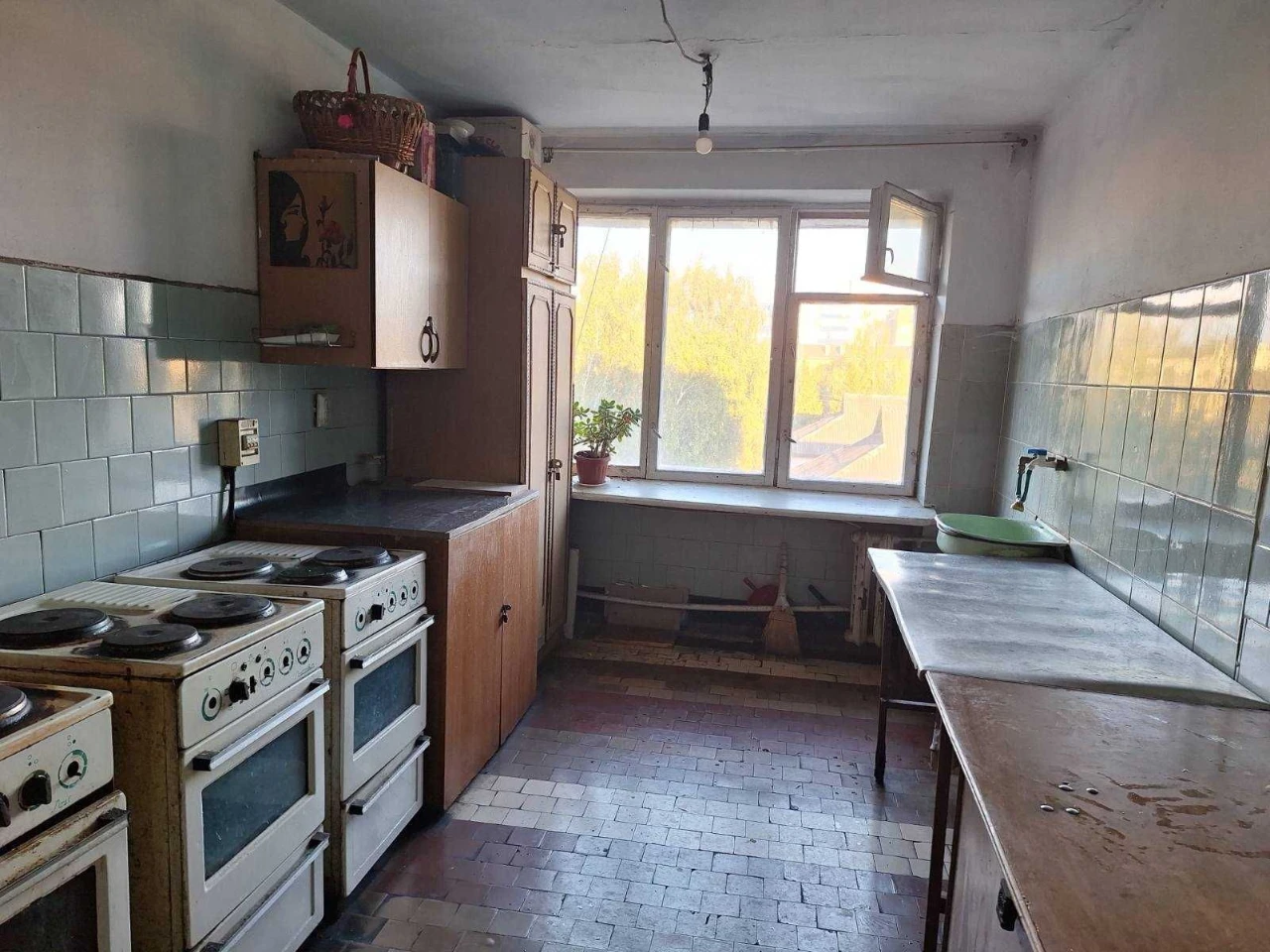 For sale 1 room in a dormitory on вул Сорохтея