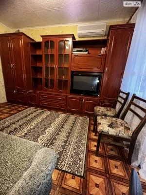 Room for Sale, Шевchenkivskyi