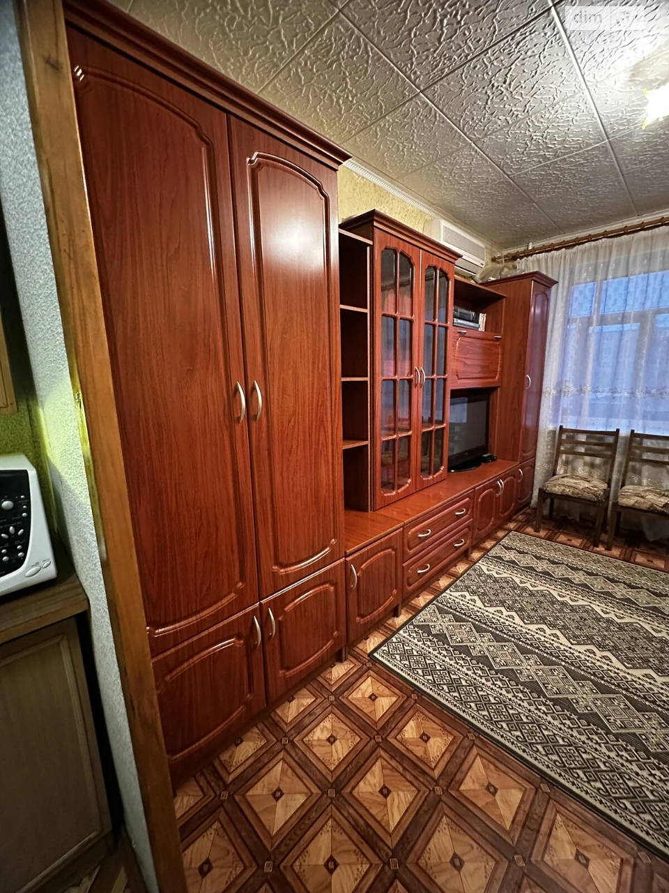 Room for Sale, Шевchenkivskyi