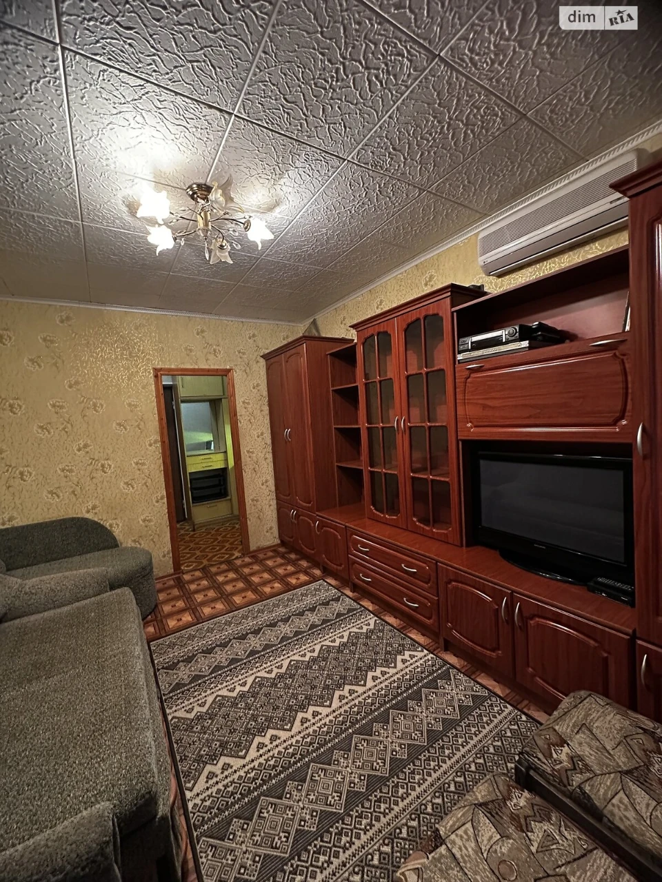 Room for Sale, Шевchenkivskyi