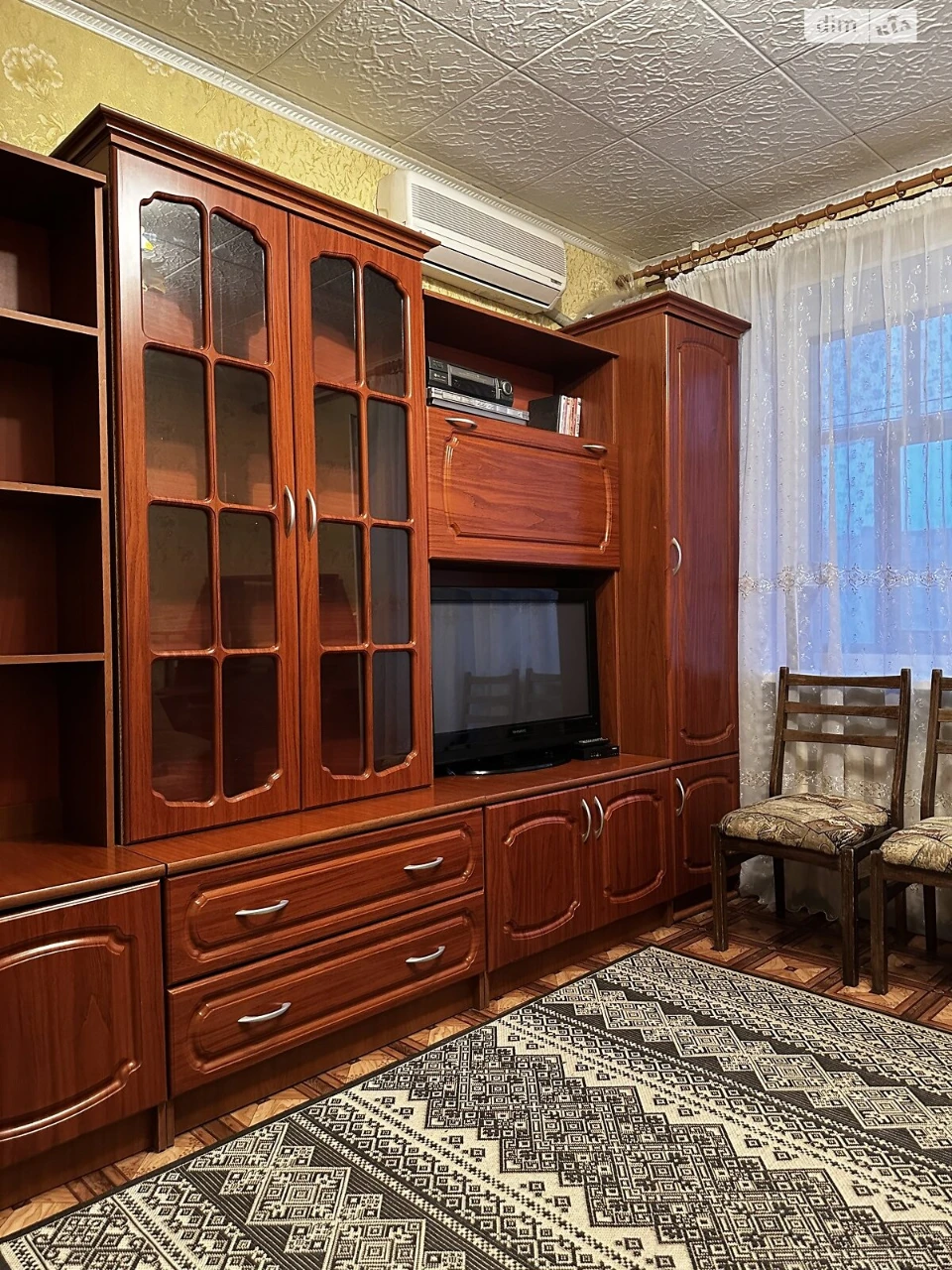 Room for Sale, Шевchenkivskyi