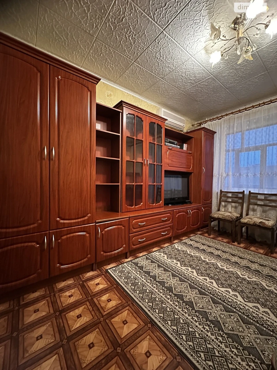 Room for Sale, Шевchenkivskyi