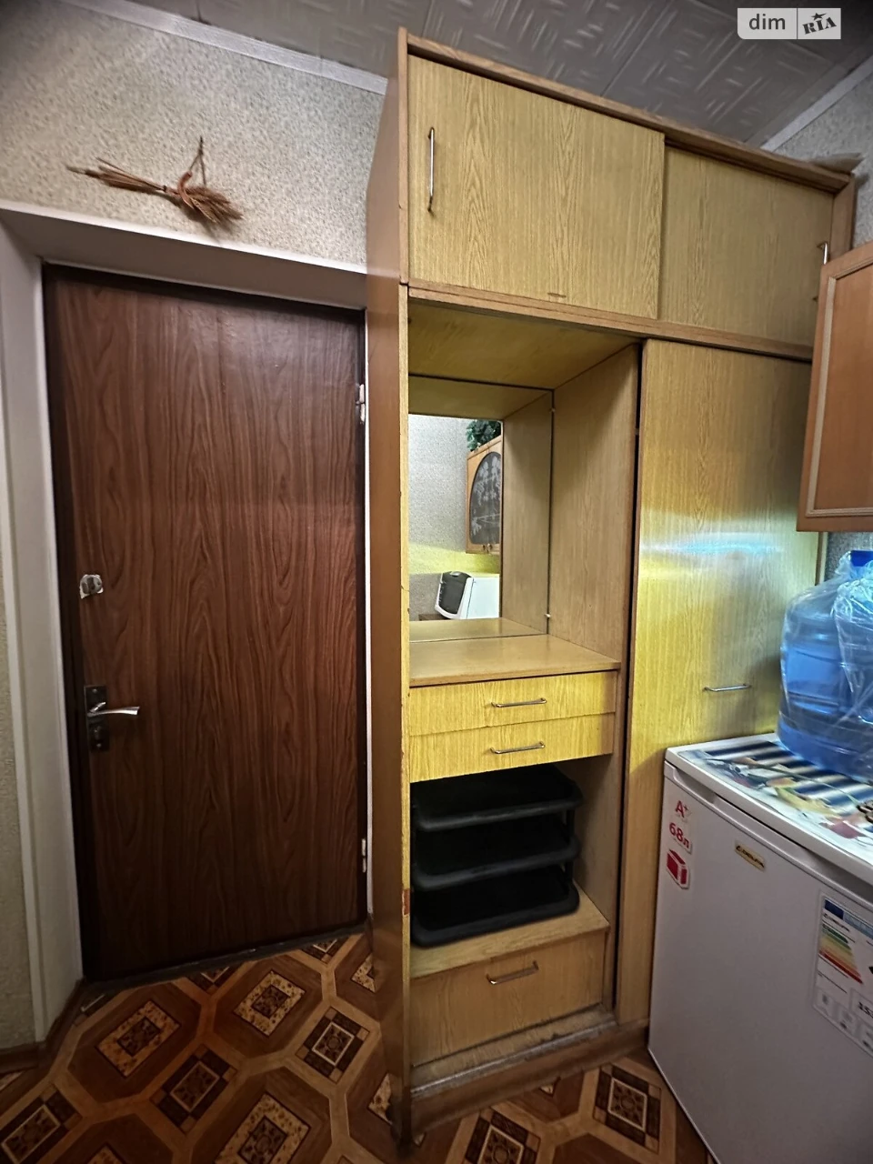 Room for Sale, Шевchenkivskyi