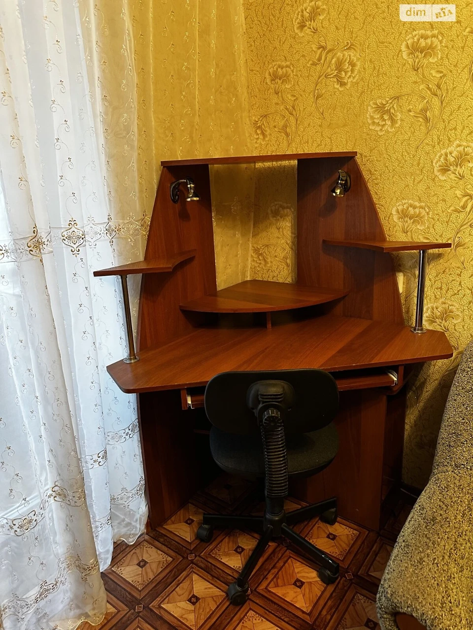 Room for Sale, Шевchenkivskyi