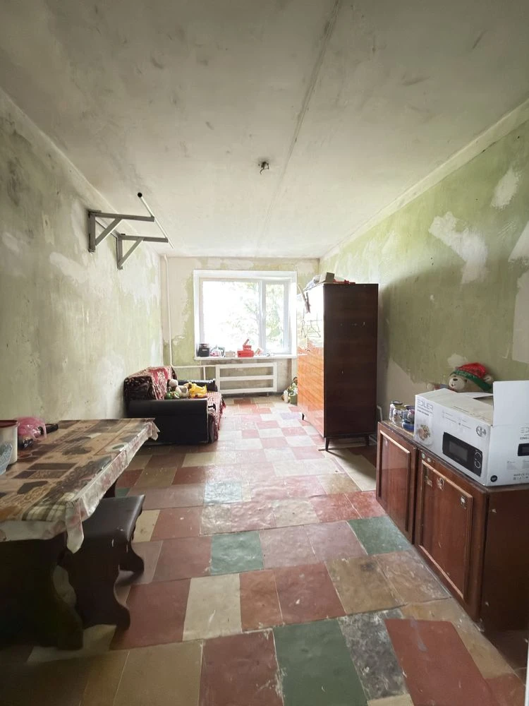 Sale of 2 rooms in dormitory, Kremenchyska Street