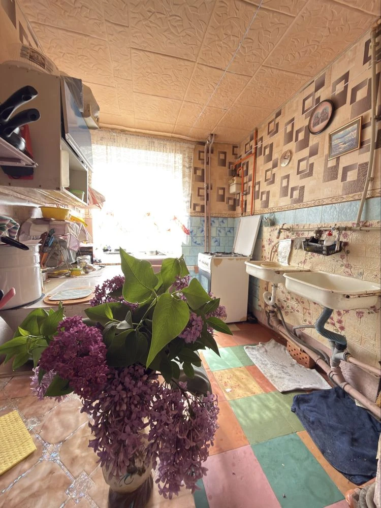 Sale of 2 rooms in dormitory, Kremenchyska Street