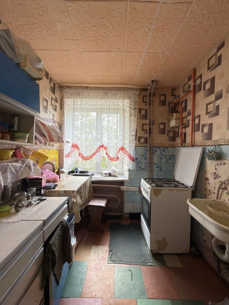 Sale of 2 rooms in dormitory, Kremenchyska Street