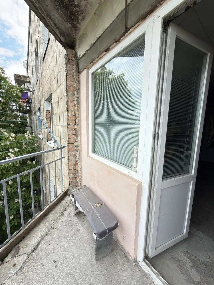 Sale of 2 rooms in dormitory, Kremenchyska Street
