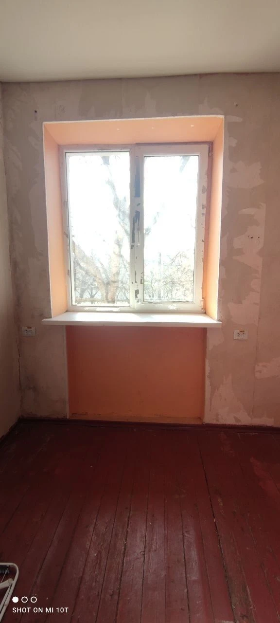 Продається кімната в комунальній квартирі