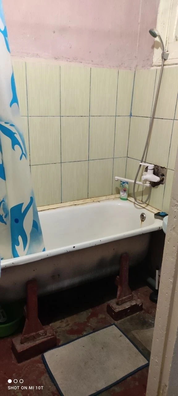 Продається кімната в комунальній квартирі