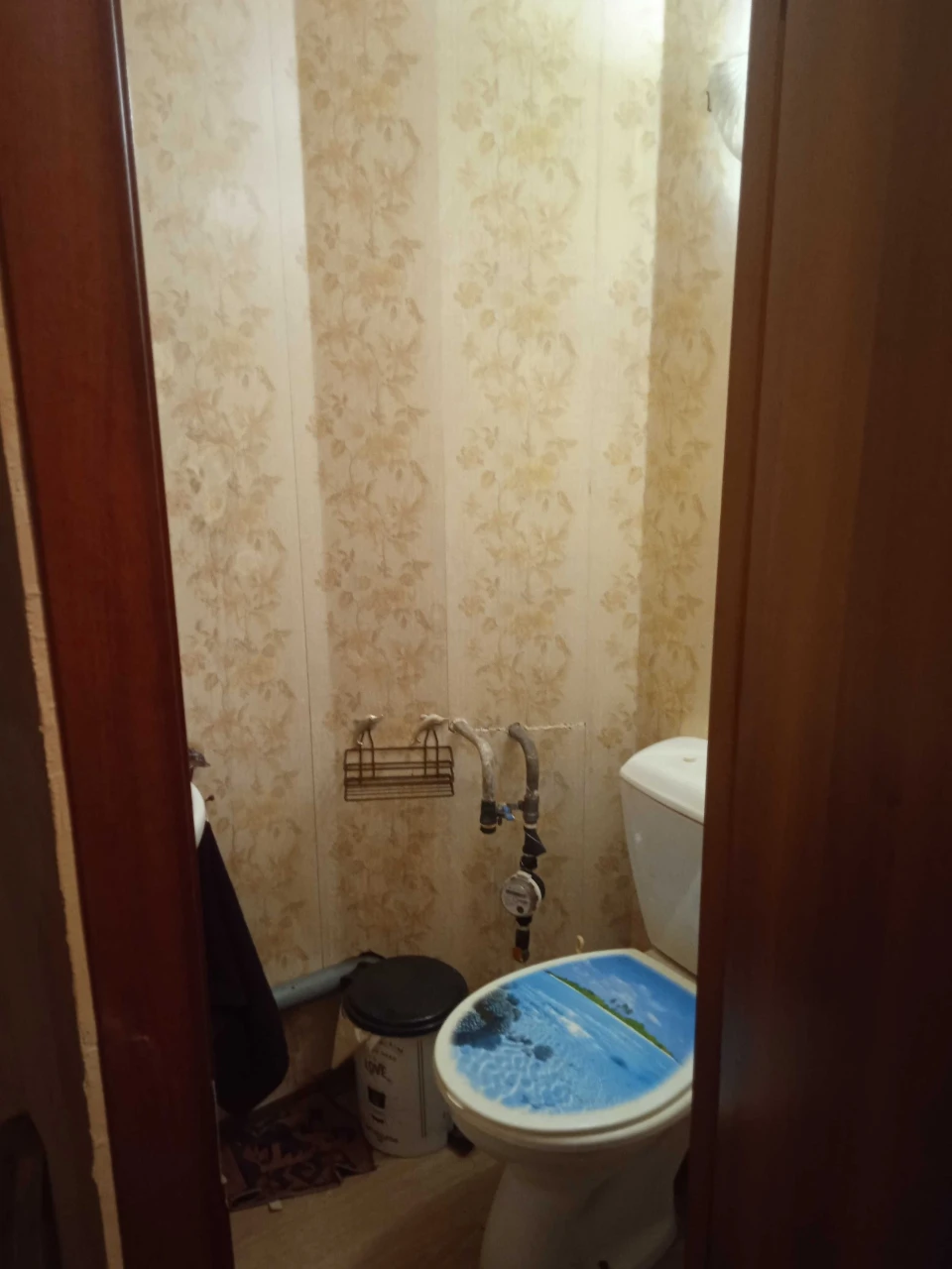 Продаю дві об'єднані приватизовані кімнати в гуртожитку