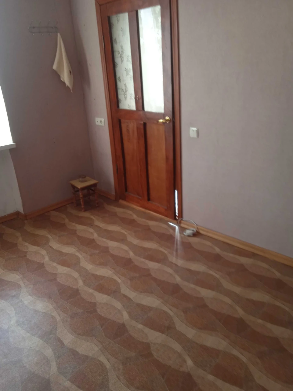 Продаю дві об'єднані приватизовані кімнати в гуртожитку